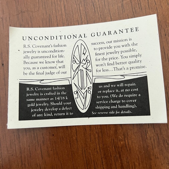 - Hoop silver earrings - Picture 4 of 4